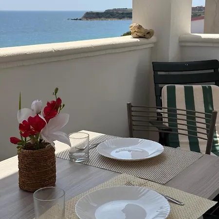 Crisvan Aparthotel 3*