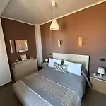 Crisvan Aparthotel 3*