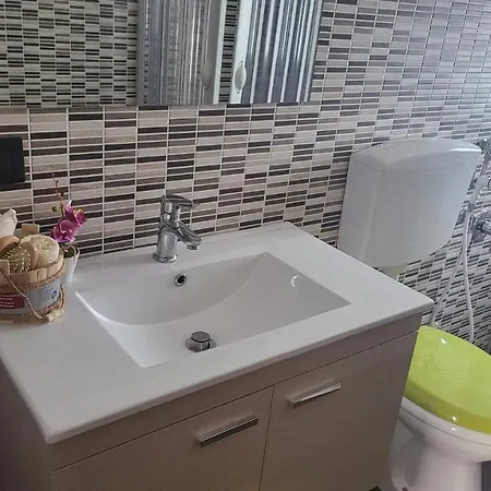 Crisvan Aparthotel 3*